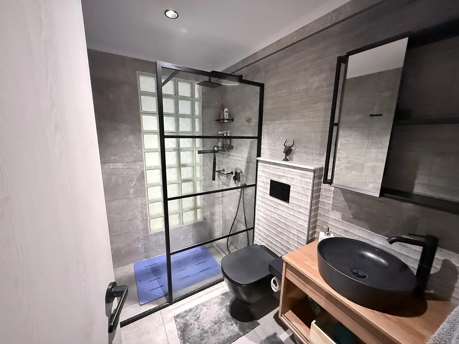 Gallery image 9