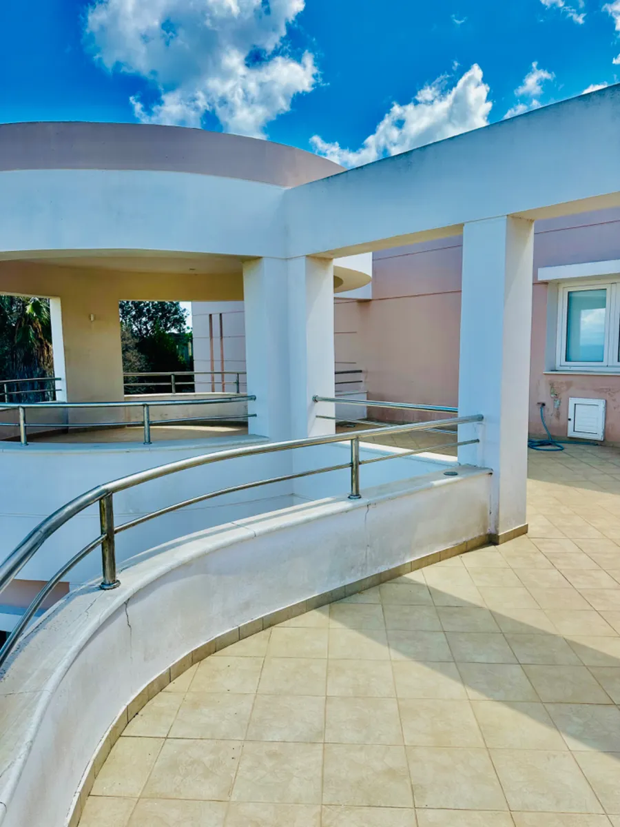 Gallery image 3