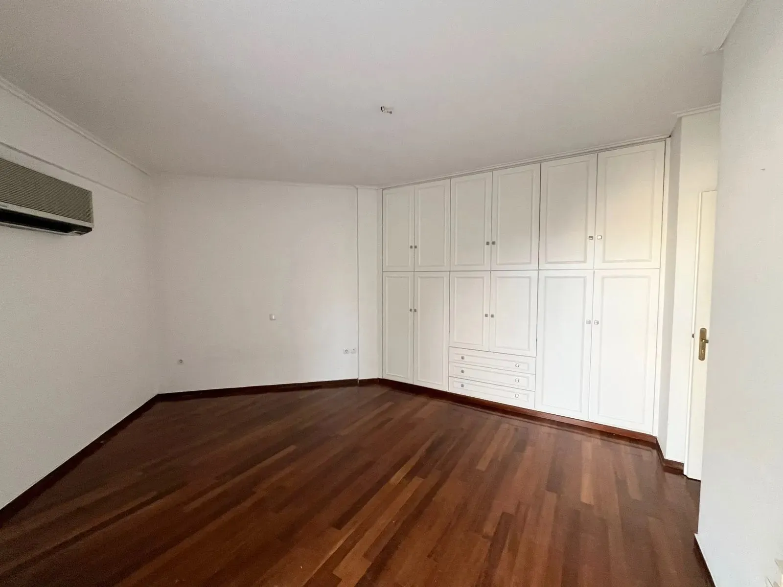 Gallery image 12