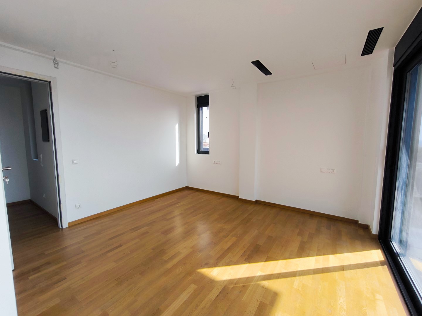 Gallery image 19