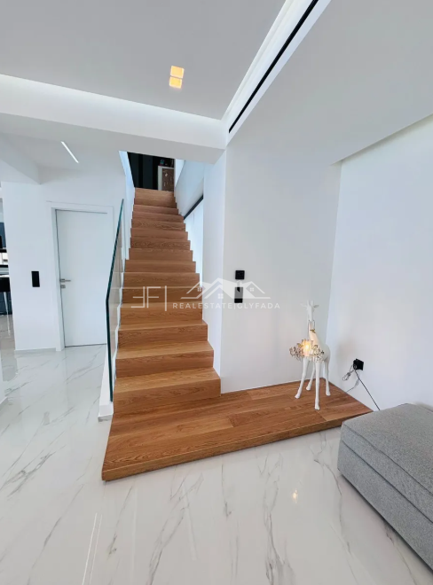 Gallery image 19