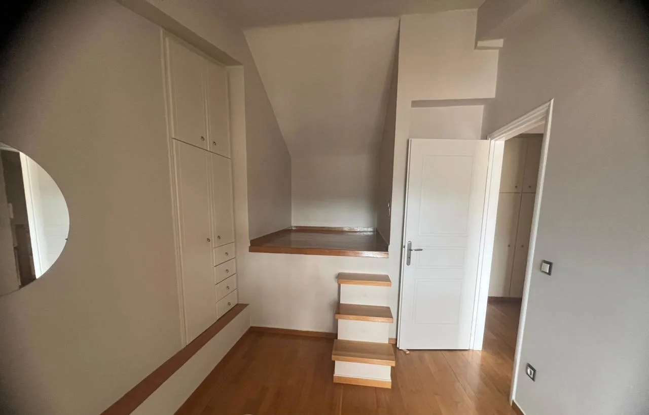 Gallery image 18