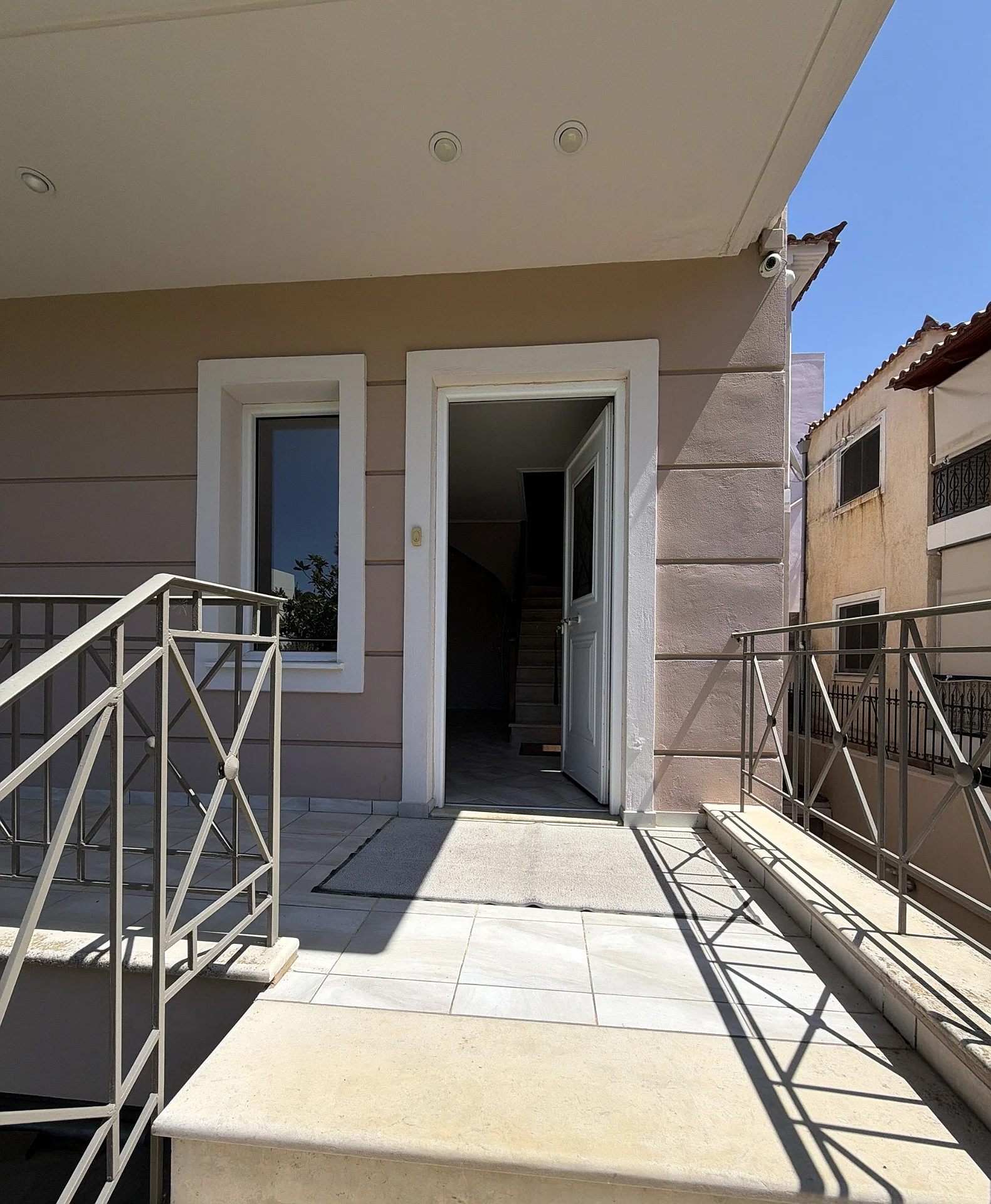 Gallery image 1