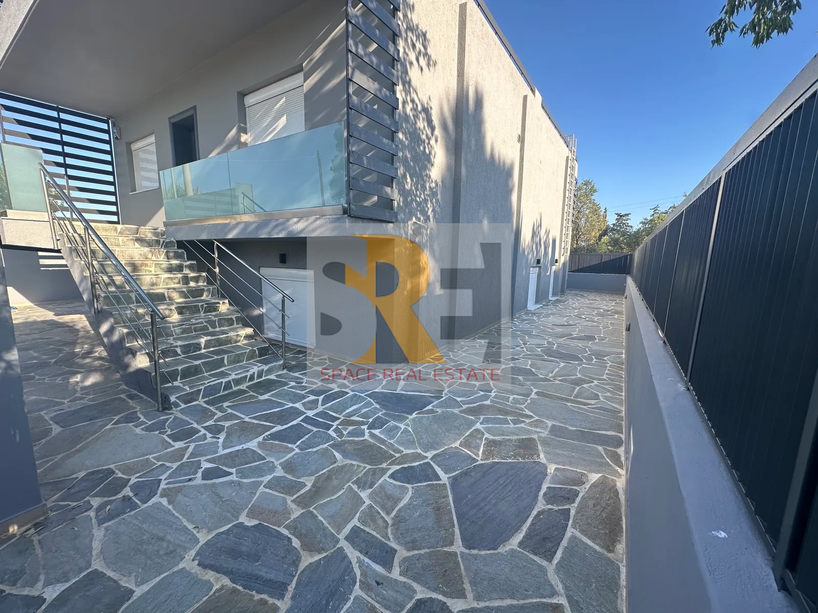 Gallery image 15