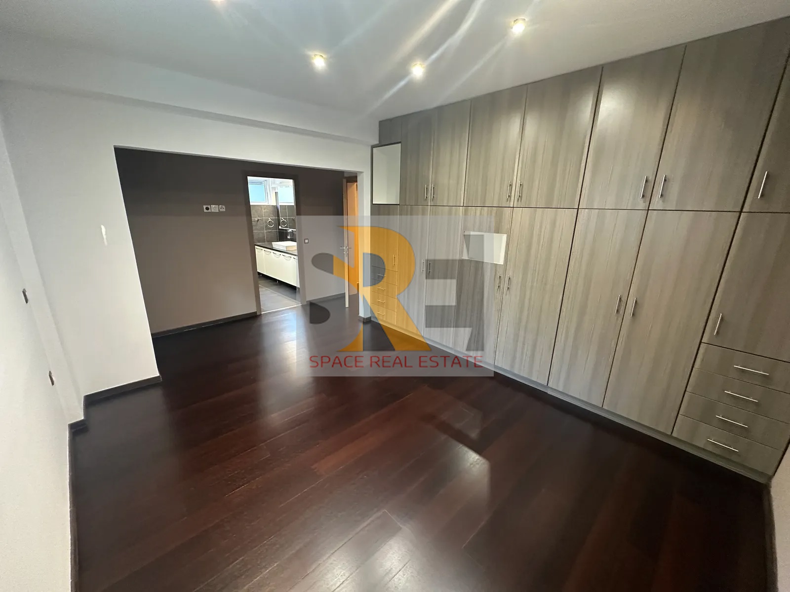 Gallery image 11