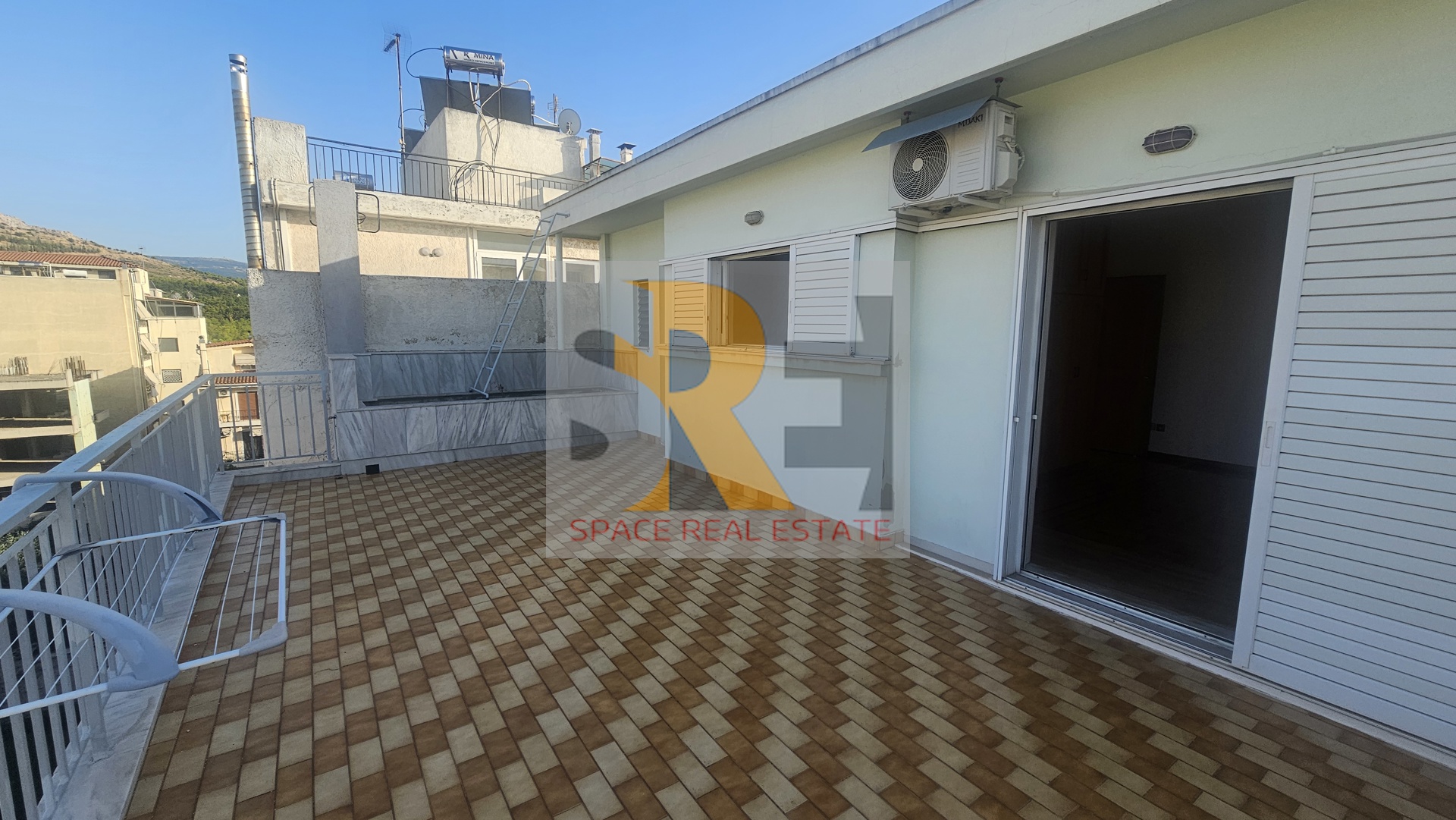 Gallery image 24
