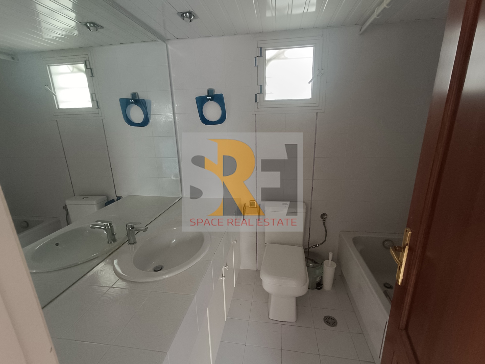 Gallery image 36