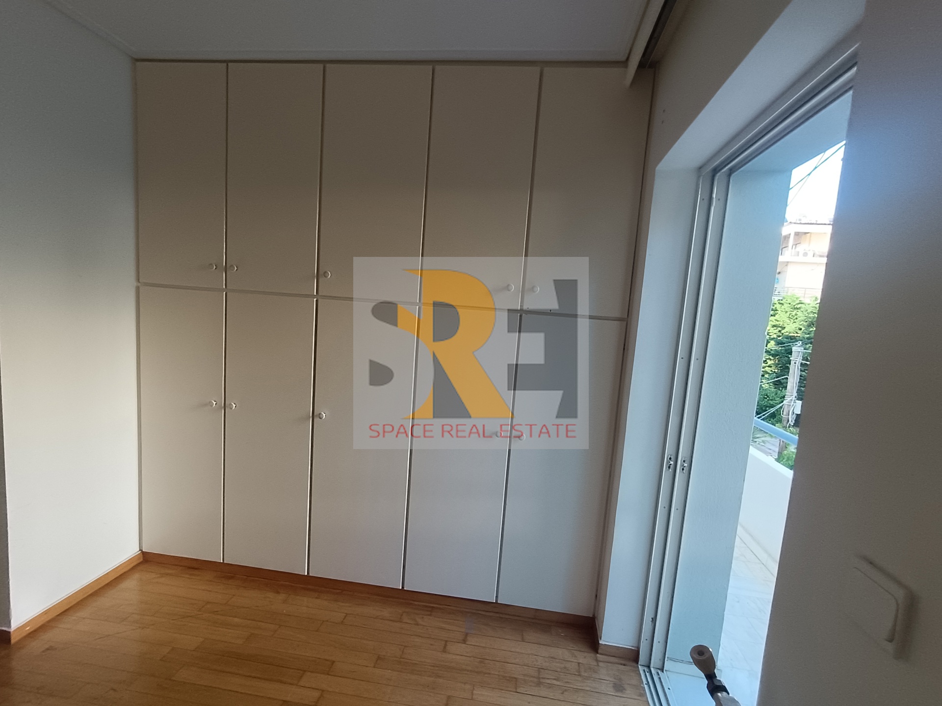 Gallery image 34