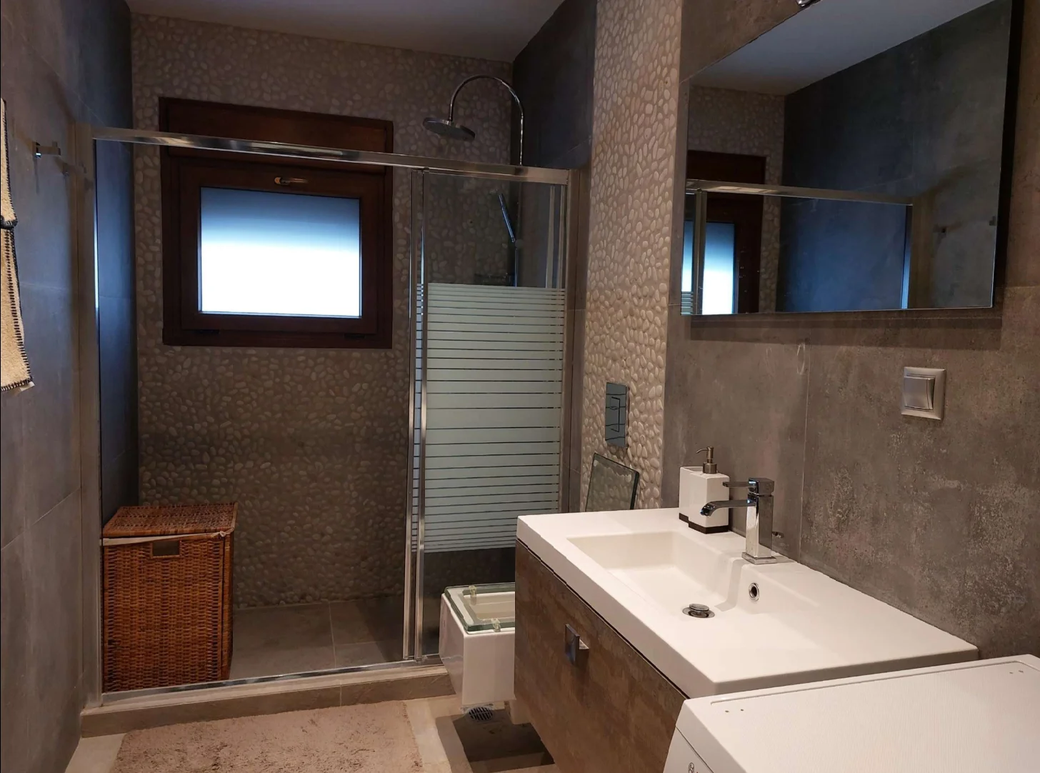 Gallery image 7