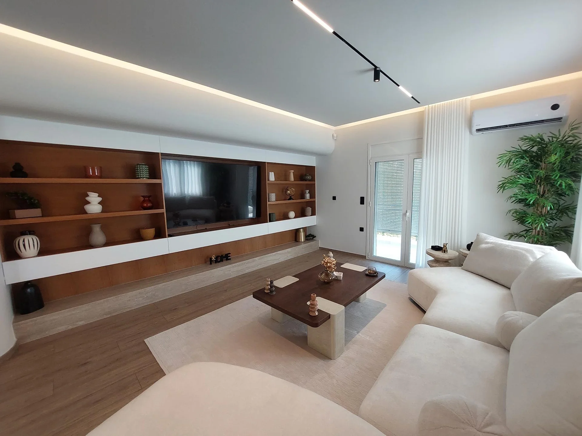 Gallery image 1