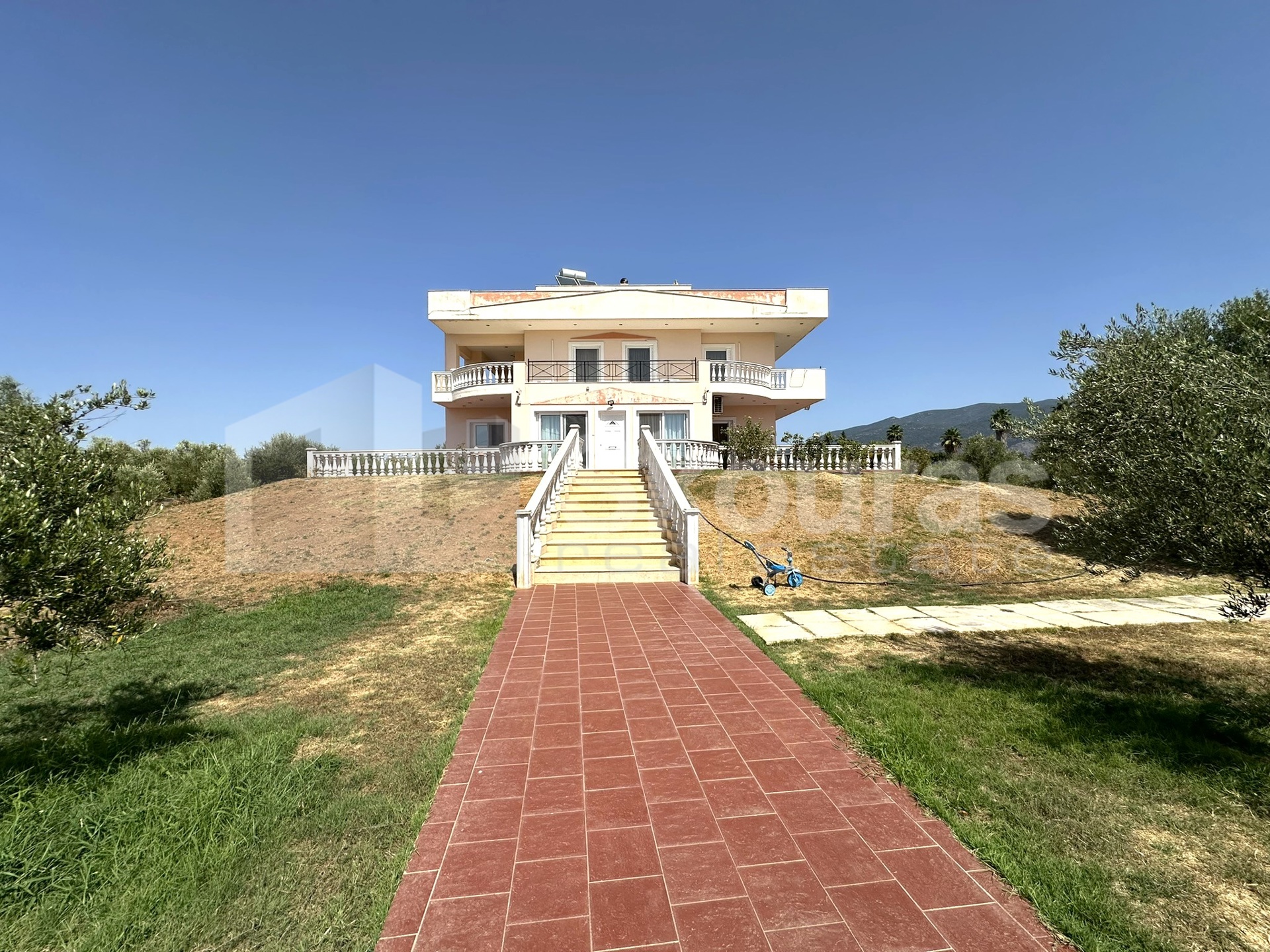 Gallery image 3