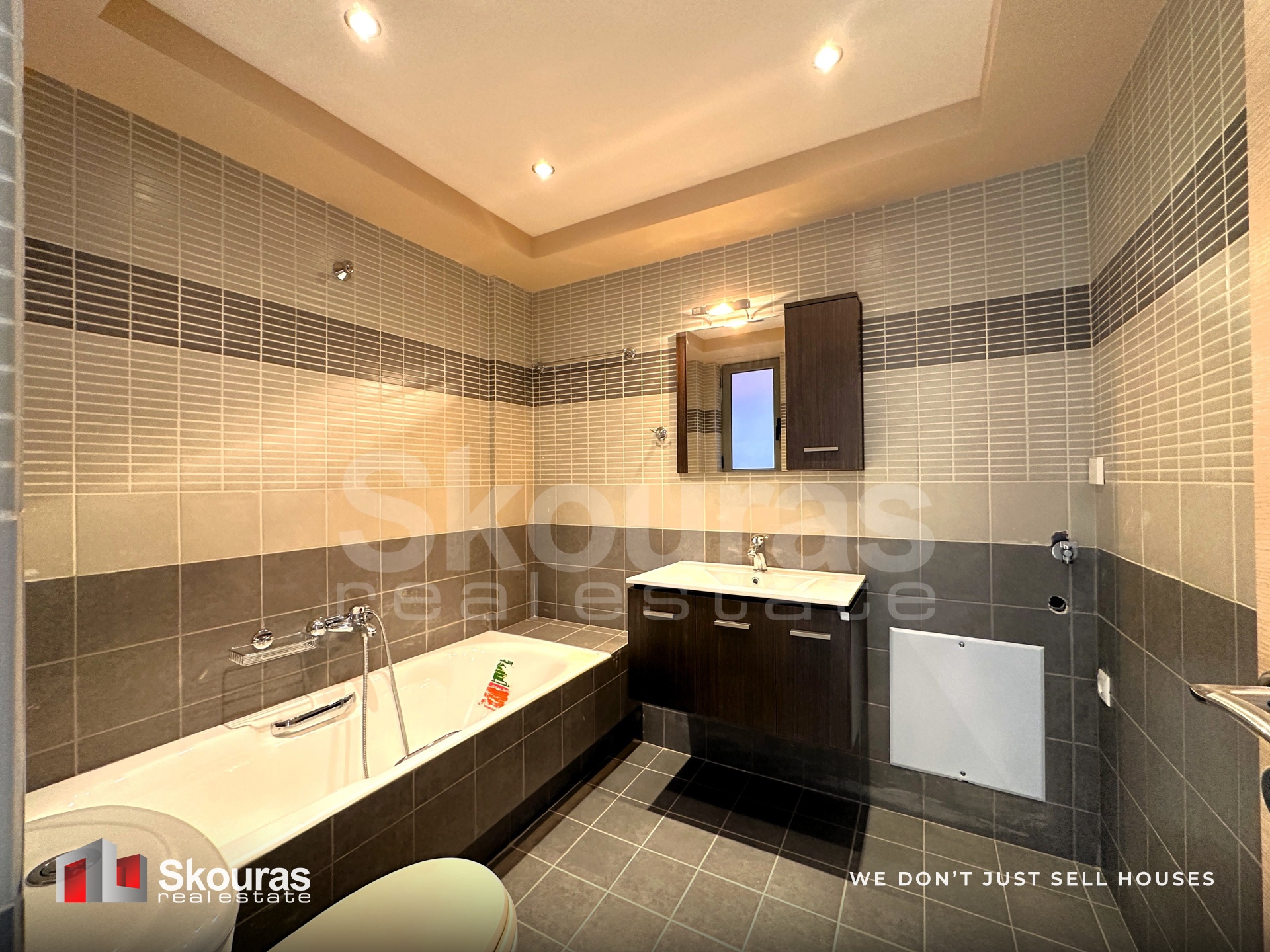 Gallery image 10