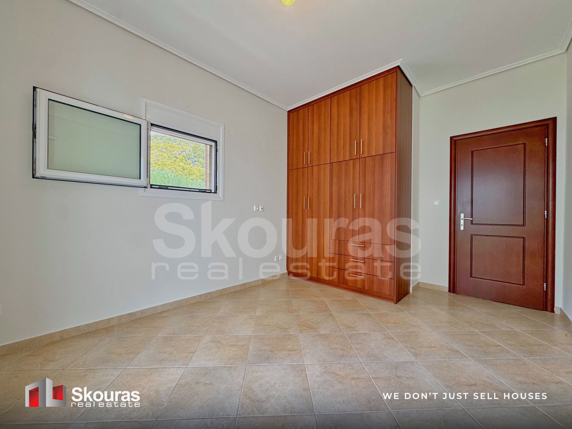 Gallery image 16