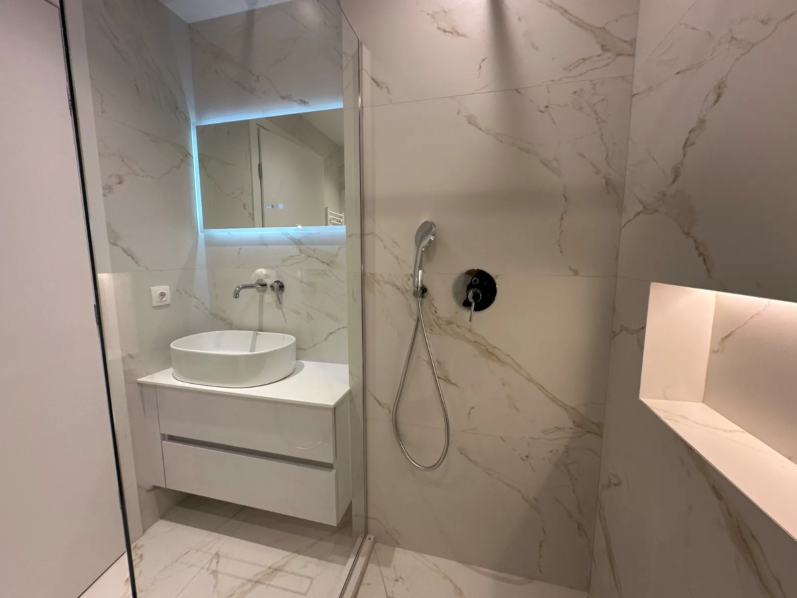 Gallery image 12