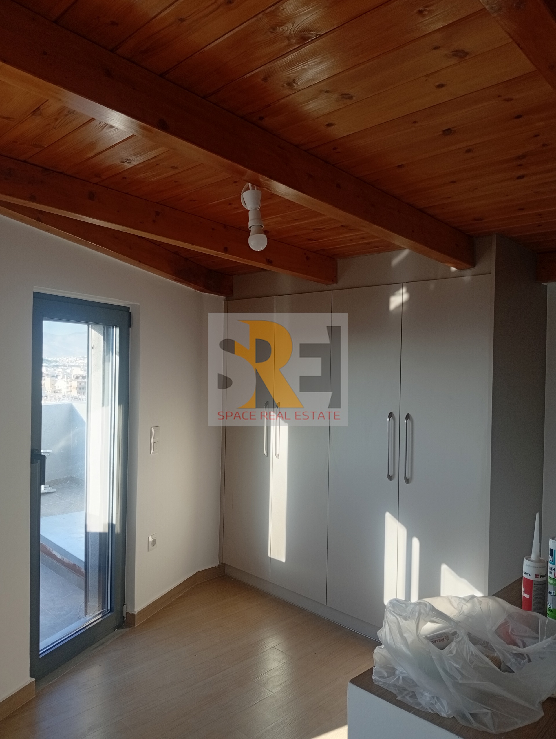 Gallery image 16
