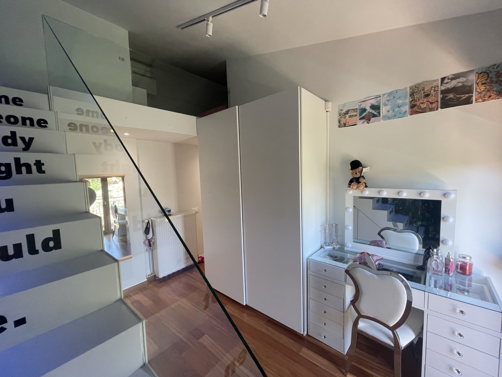 Gallery image 14