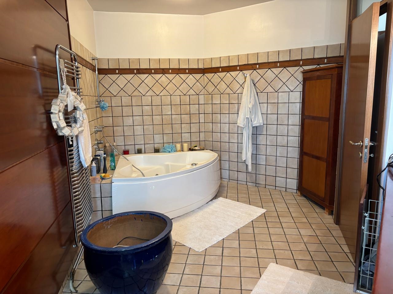 Gallery image 15