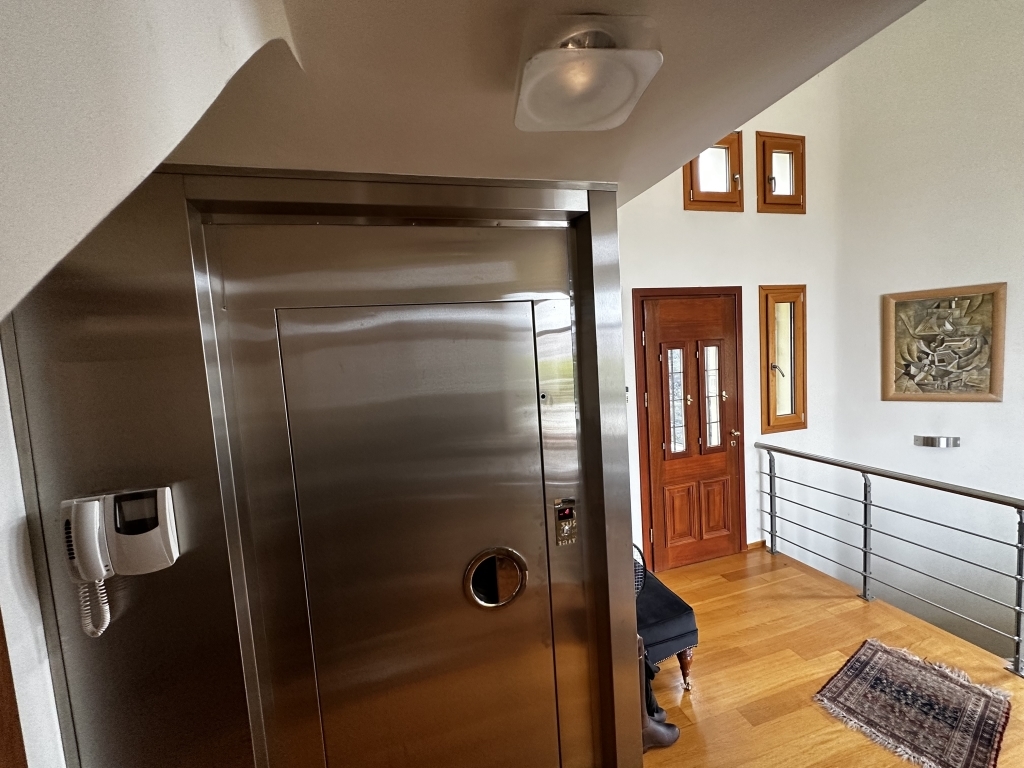 Gallery image 12