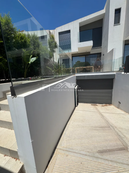 Gallery image 2