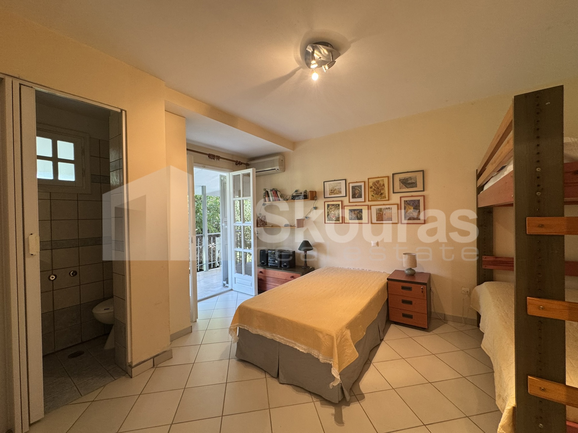 Gallery image 10