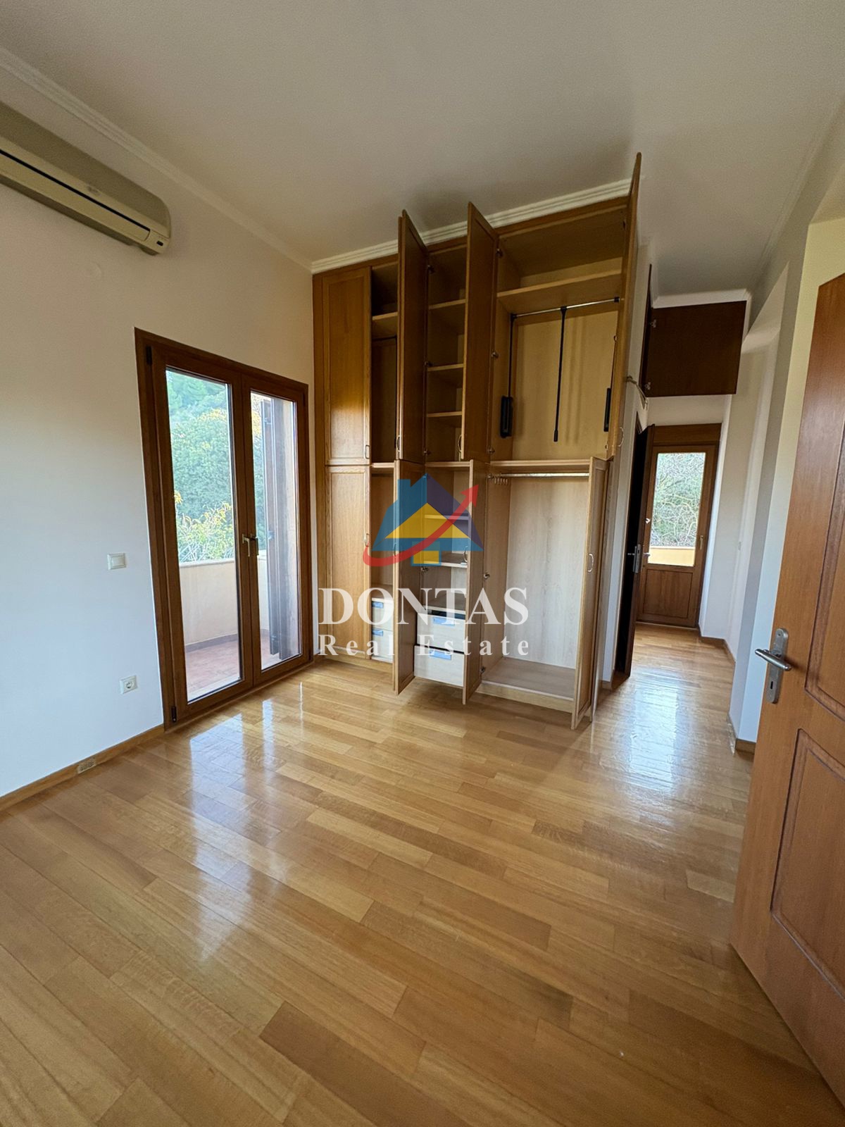 Gallery image 12