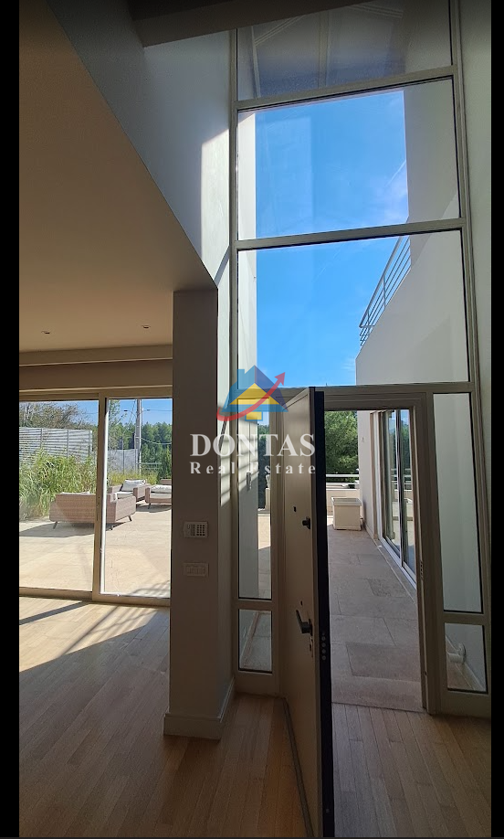 Gallery image 10