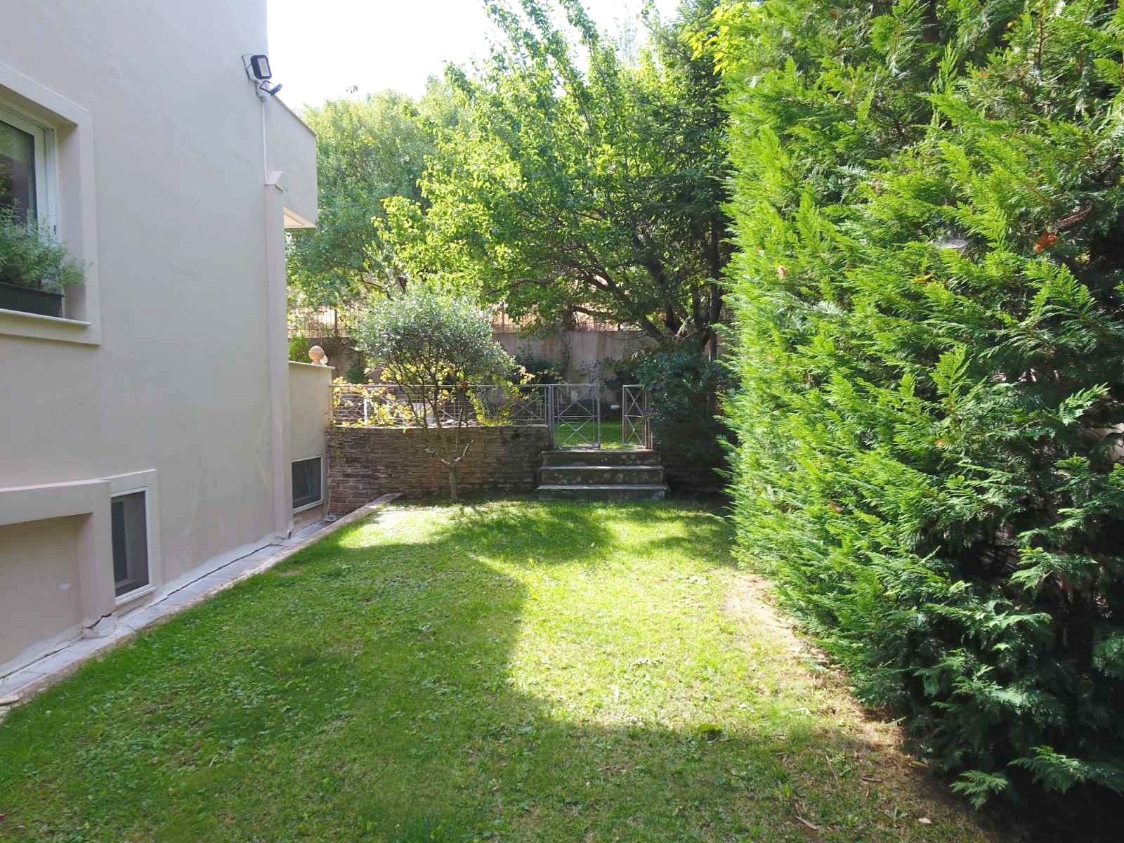 Gallery image 6