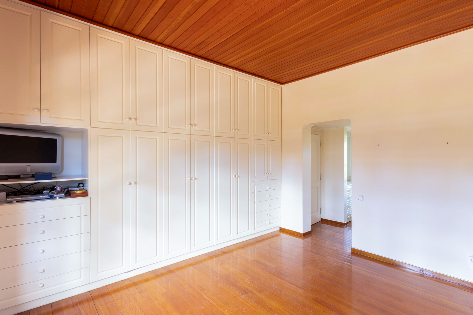 Gallery image 18
