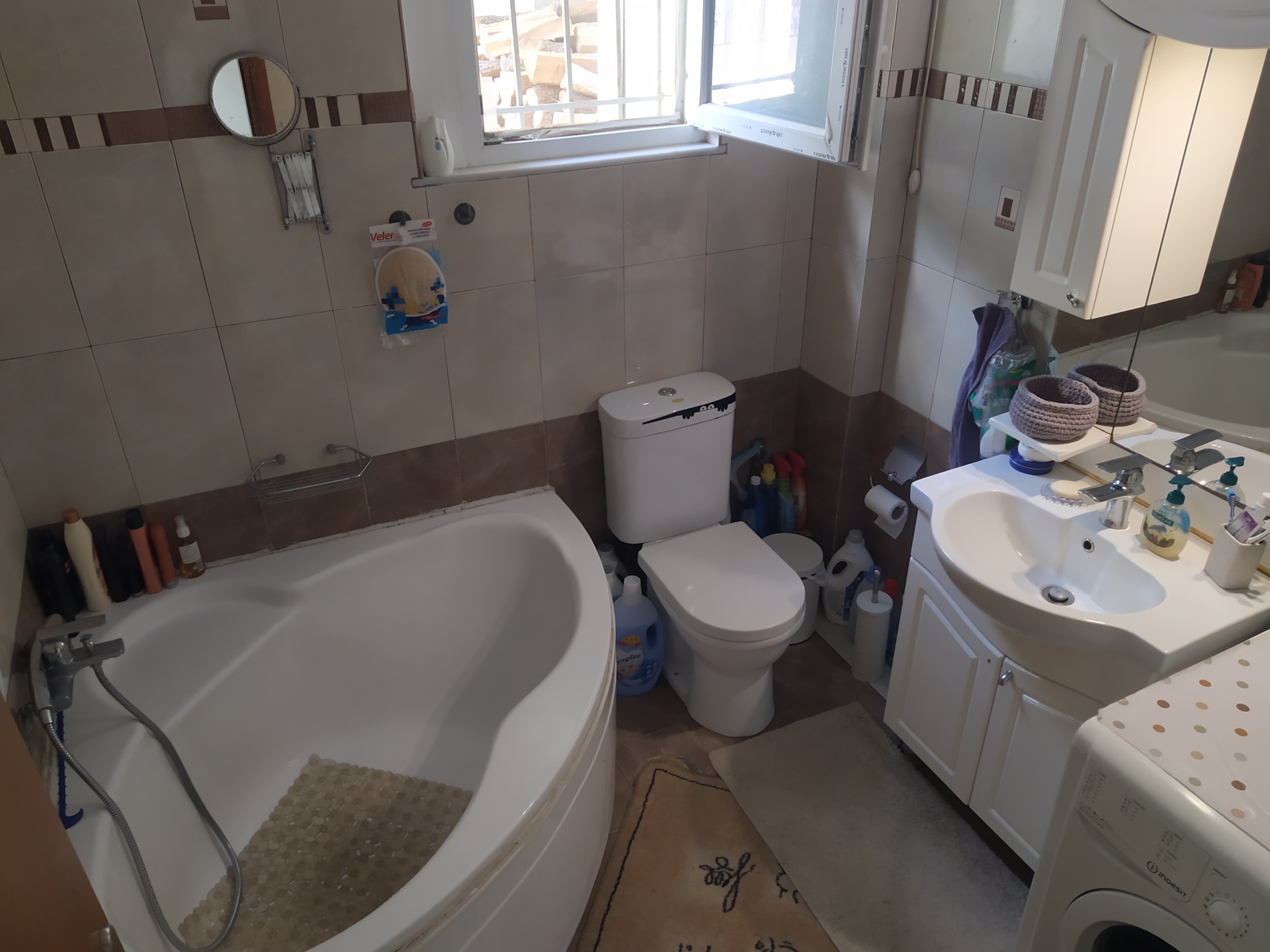 Gallery image 17