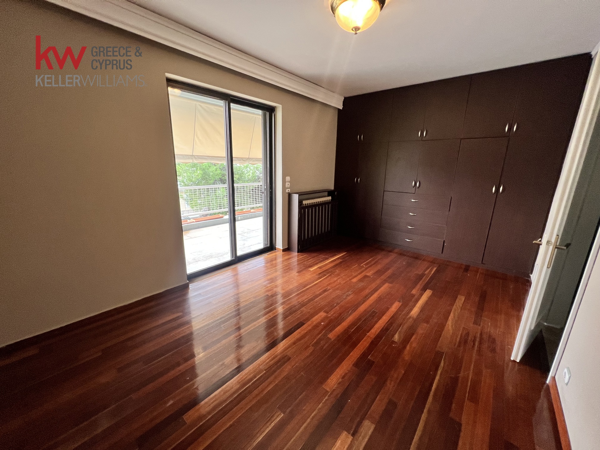 Gallery image 12