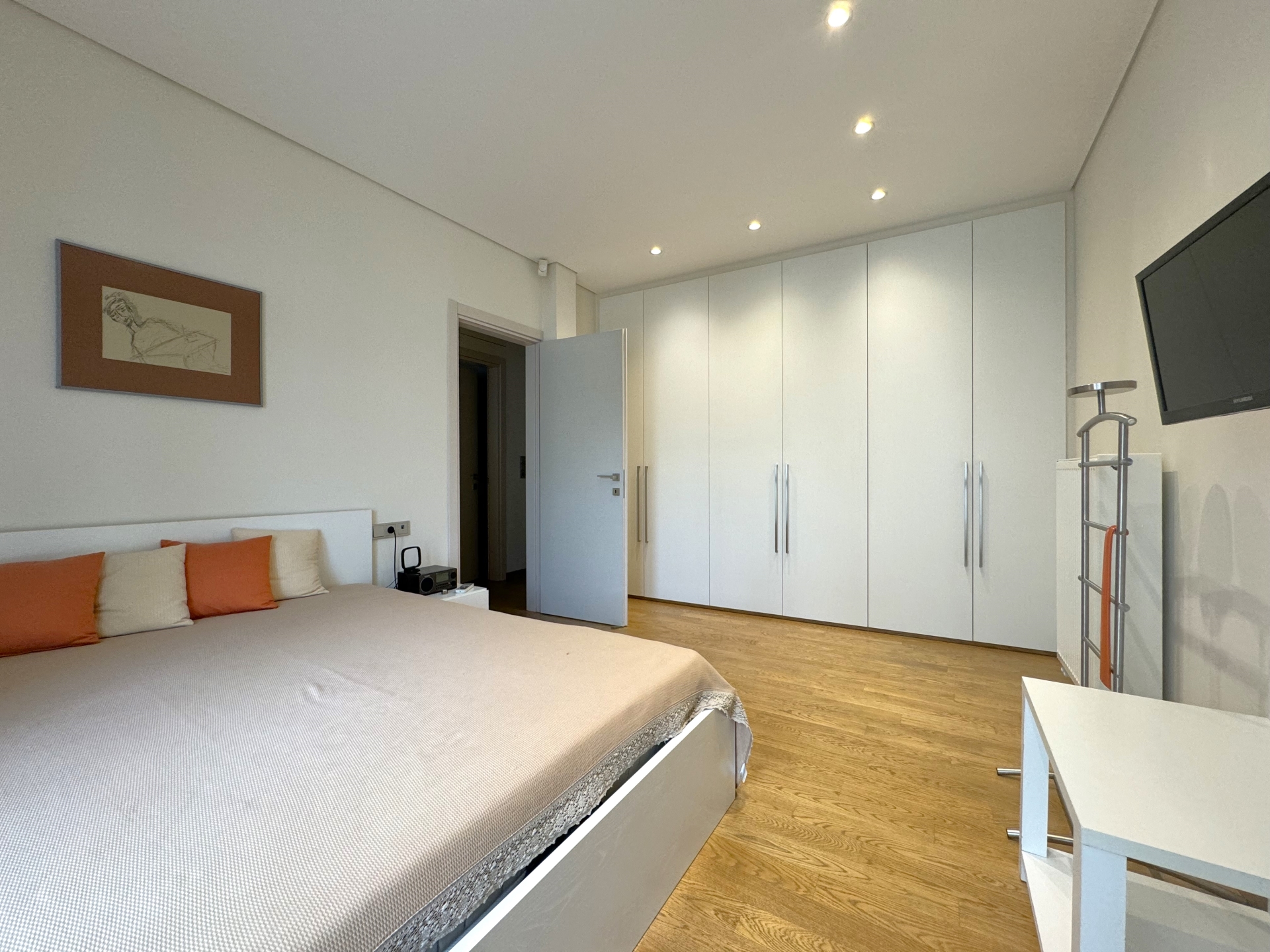 Gallery image 15