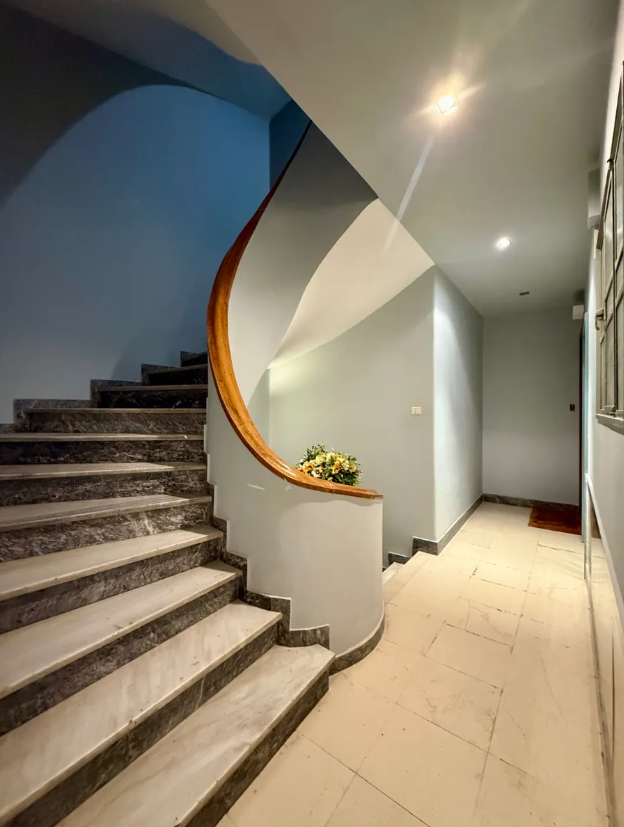Gallery image 13