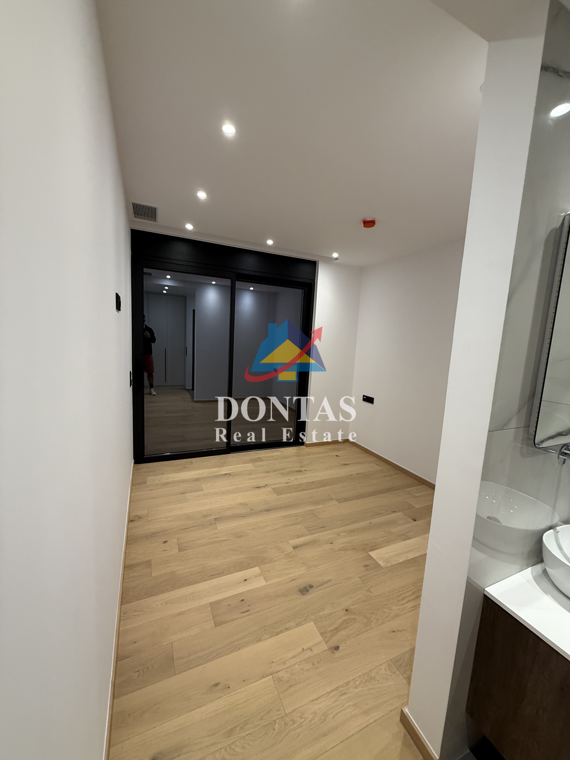 Gallery image 10