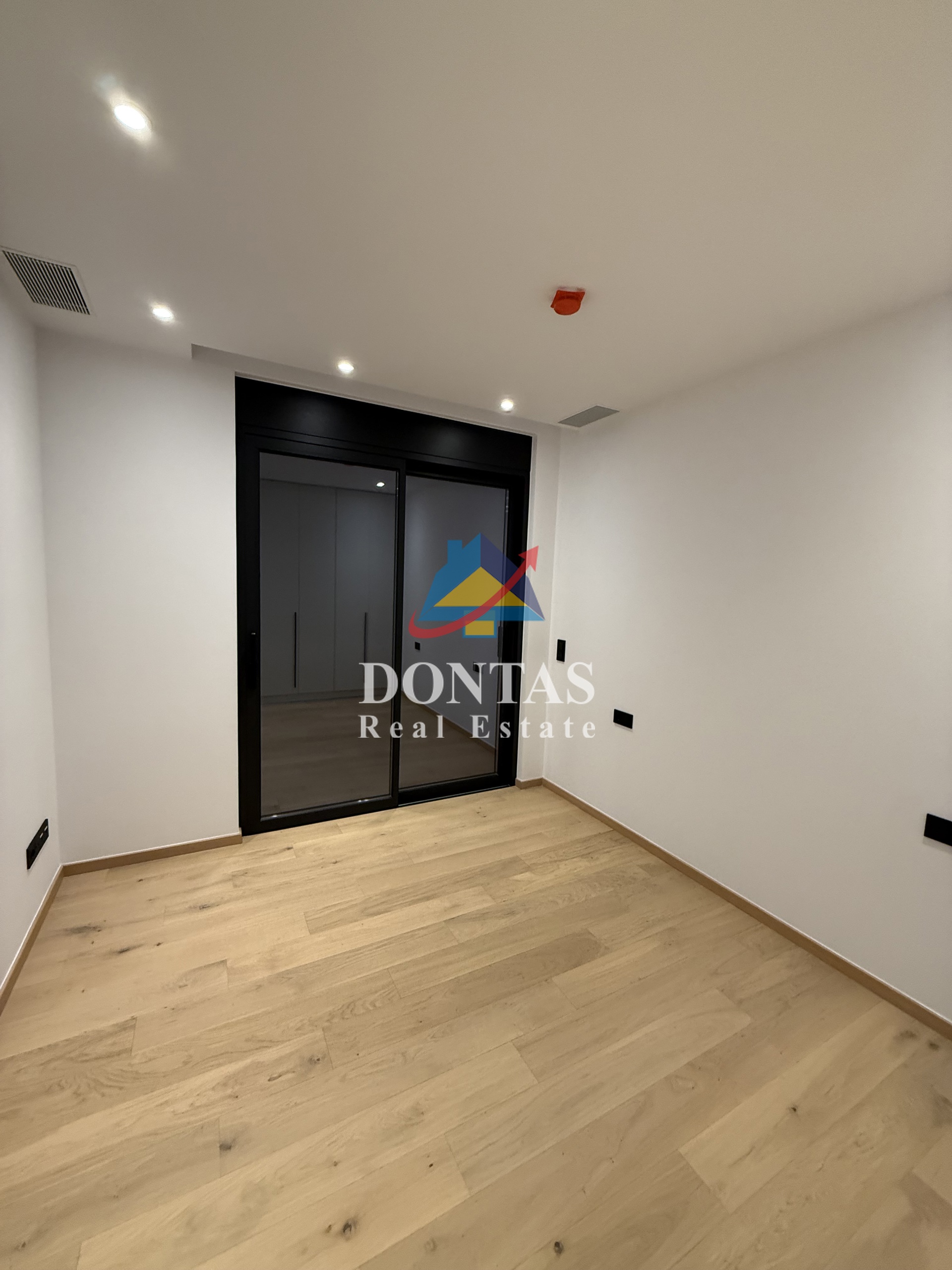 Gallery image 12