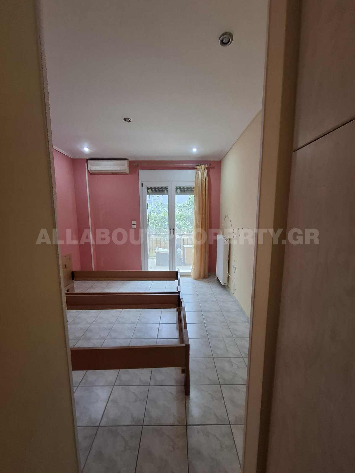 Gallery image 12