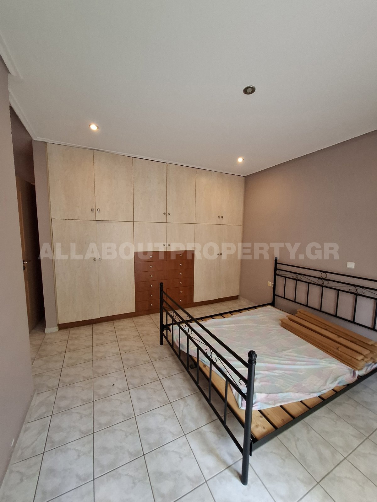 Gallery image 16