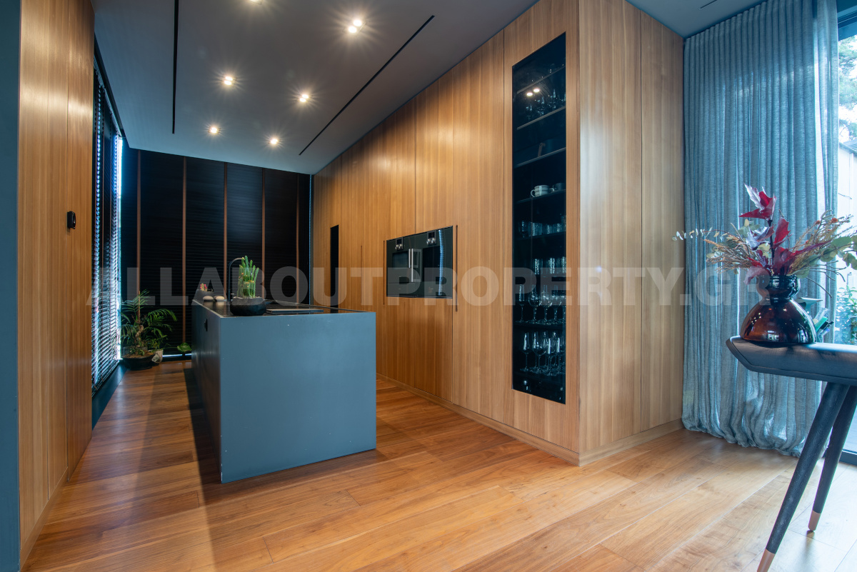 Gallery image 12