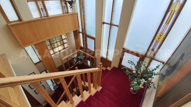 Gallery image 6