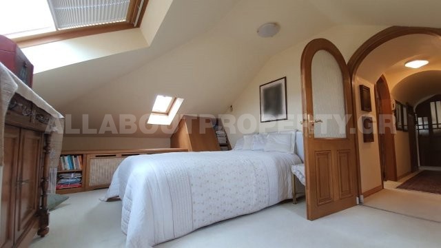 Gallery image 12