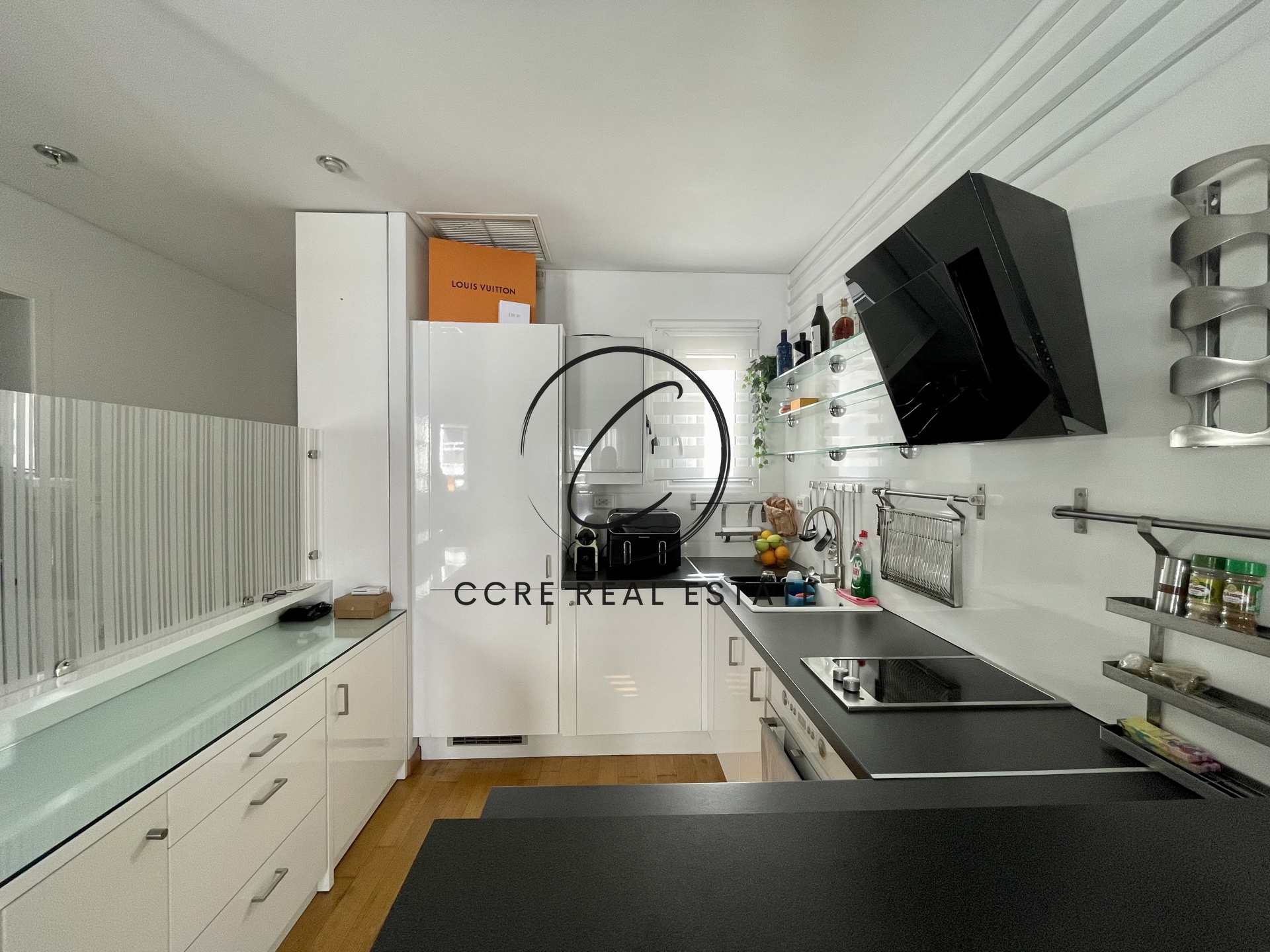 Gallery image 13