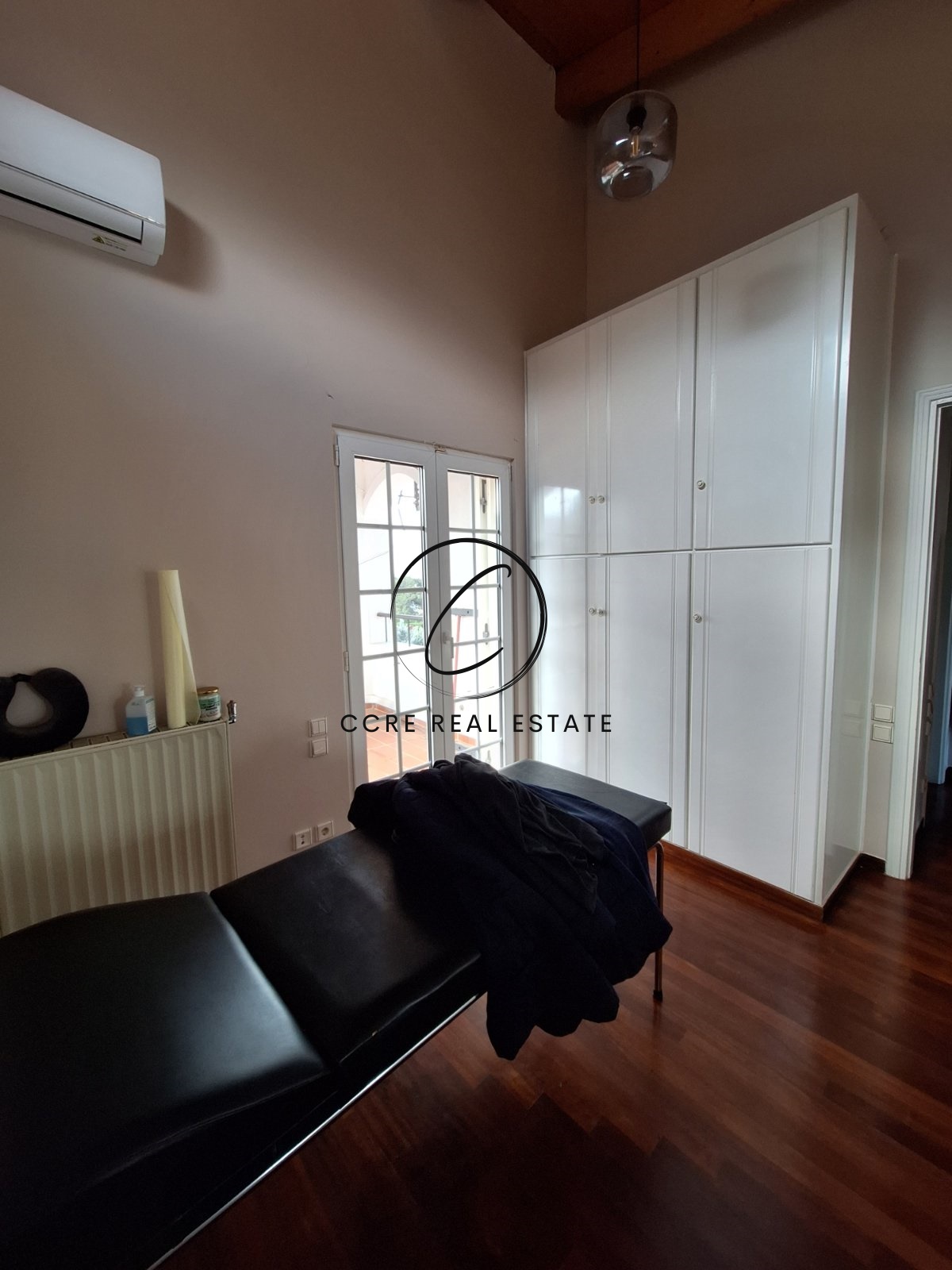 Gallery image 12