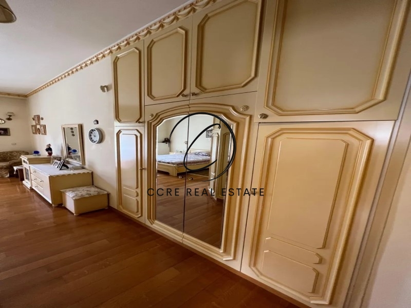 Gallery image 15