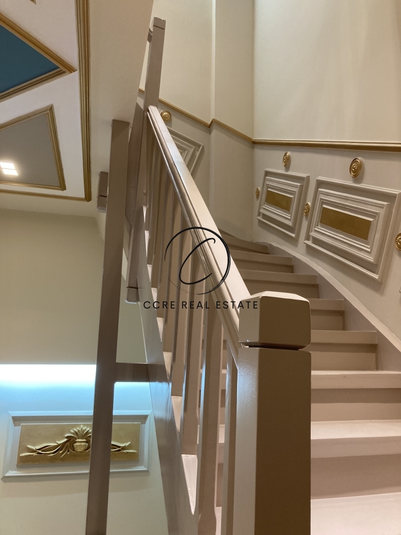 Gallery image 15